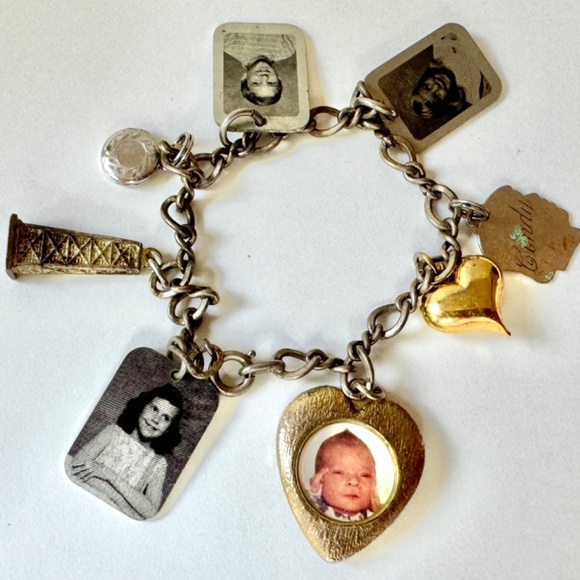 Vintage Charm Bracelet, Locket, Photos - Picture 3 of 11